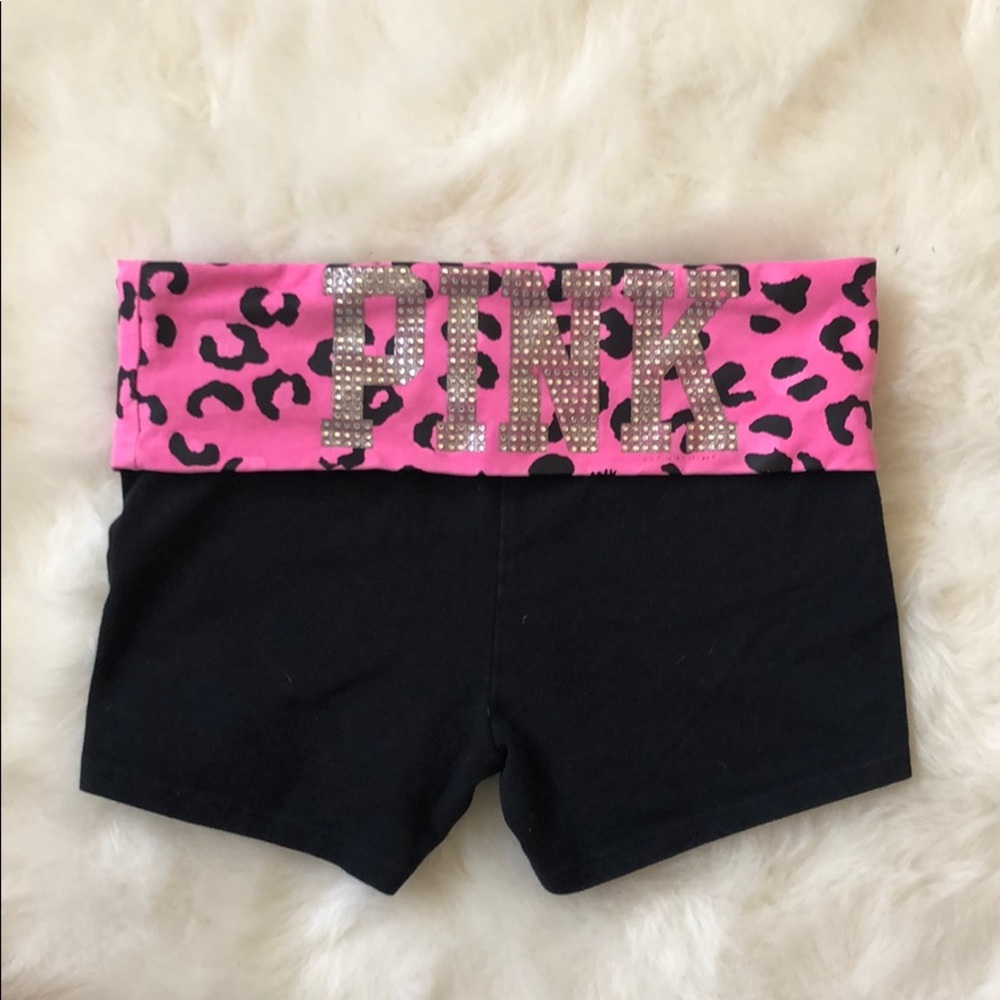 VICTORIA’S SECRET : Pink and Black Leopard Shorts
